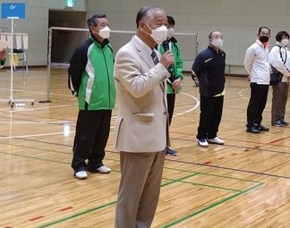 令和４年３月２１日　仙台市バドミントン協会の団体戦が開催され、開会式で挨拶をいたしました。