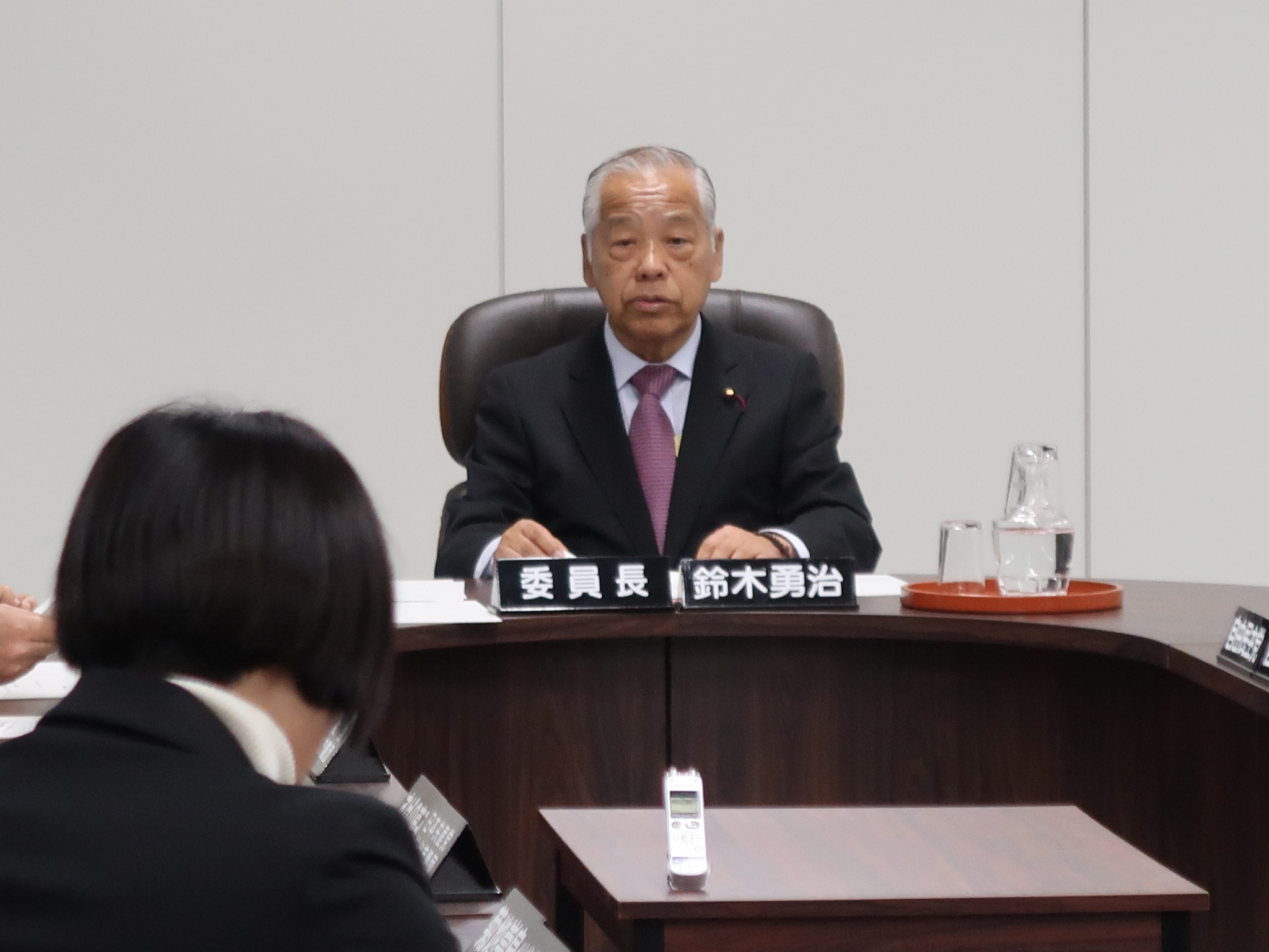 令和５年１２月６日仙台市議会令和５年第４回定例会が開催されるにあたり、議事運営の協議のために議会運営委員会が開催されました。今期は議会運営委員長を担っております。